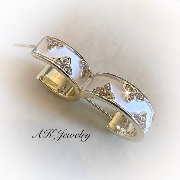 πWhite Inlay Earrings Floral Motif, Stones, Pierced Earrings Gold Plated Clover - Picture 4 of 5